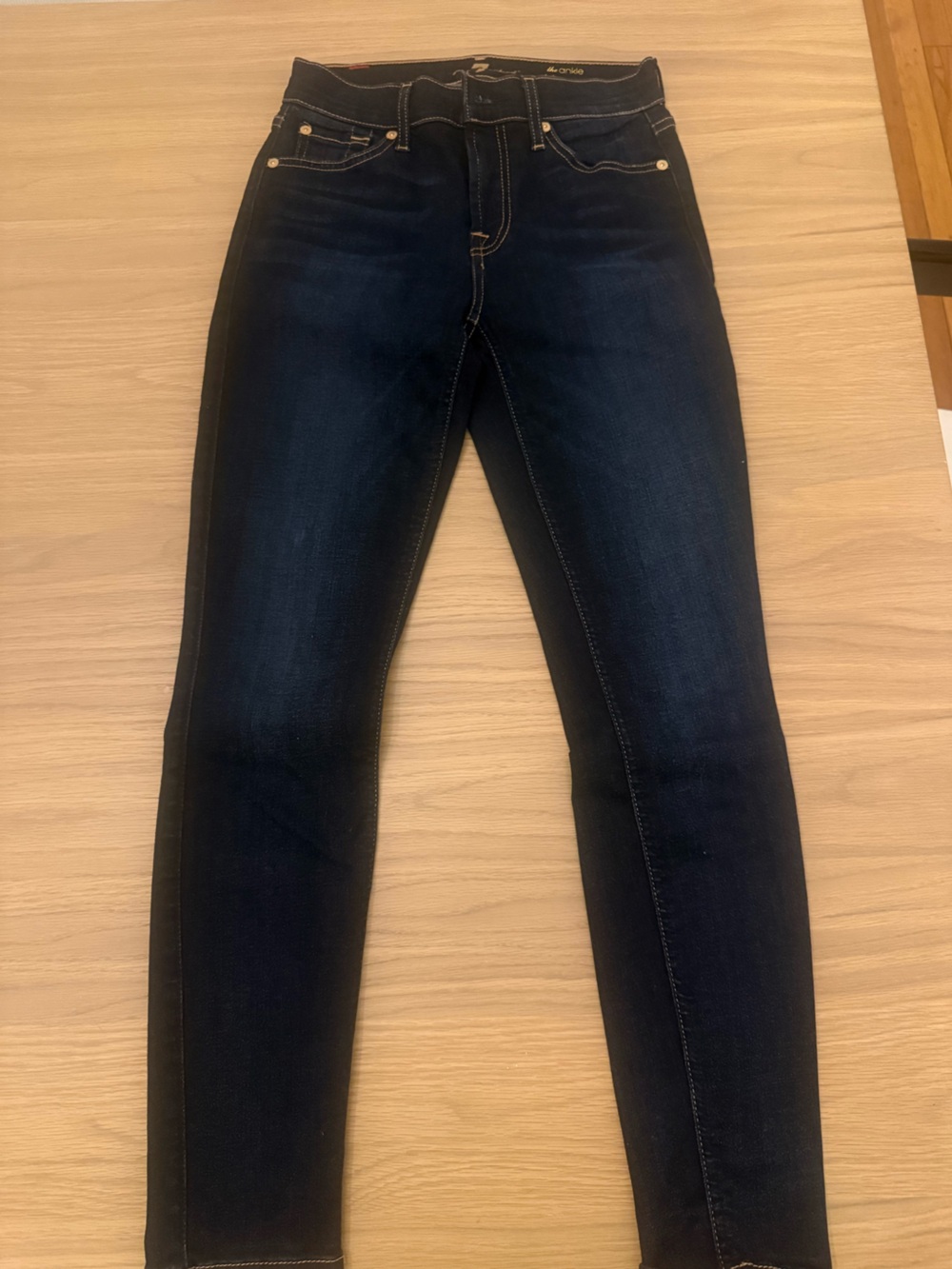 7 for all Mankind the Ankle Skinny jean size 24